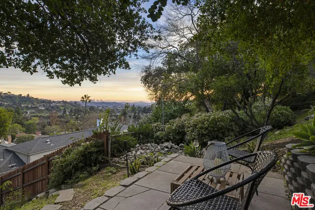 $1,695,000 | 1611 Puebla Drive, Glendale, CA 91207