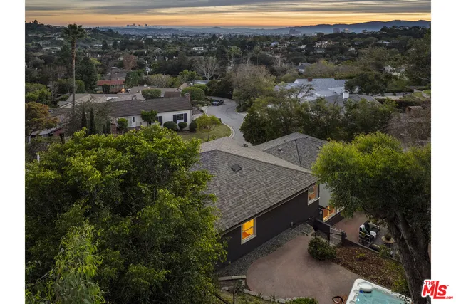 $1,695,000 | 1611 Puebla Drive, Glendale, CA 91207