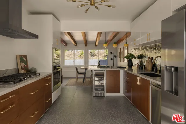 $1,695,000 | 1611 Puebla Drive, Glendale, CA 91207