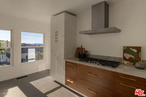 $1,695,000 | 1611 Puebla Drive, Glendale, CA 91207