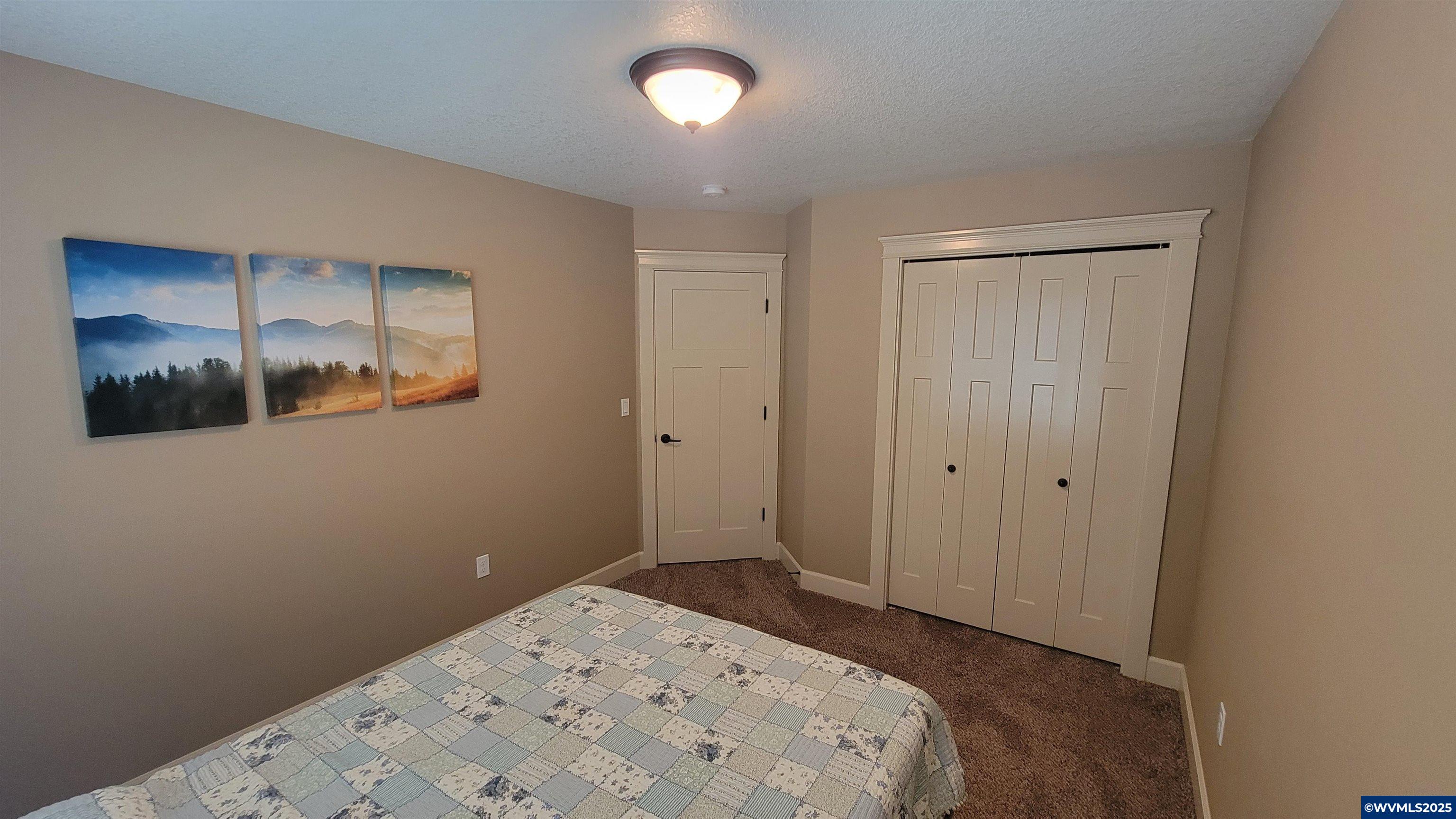 1047 Robbins Way Lebanon, OR 97355 - Photo 21 of 28