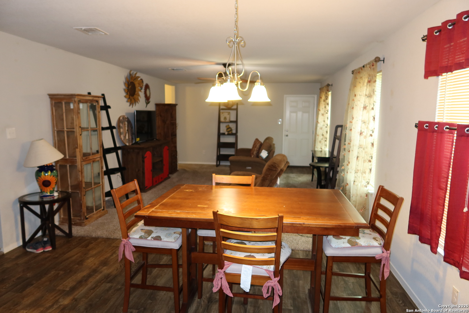 2414 Rainbow Basin Converse, TX 78109 - Photo 4 of 25