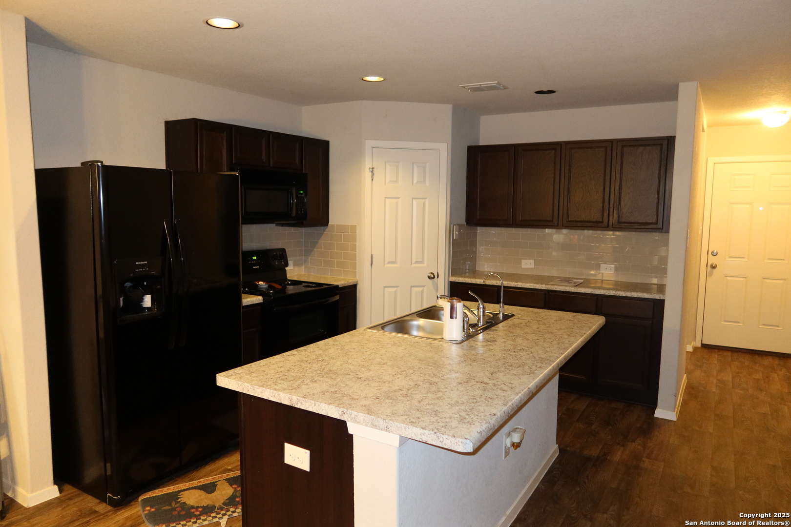 2414 Rainbow Basin Converse, TX 78109 - Photo 5 of 25