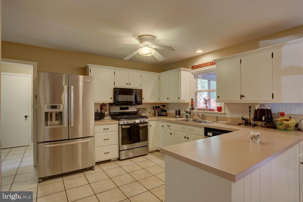30 Pinewood Avenue Lititz, PA 17543 - Photo 22 of 73