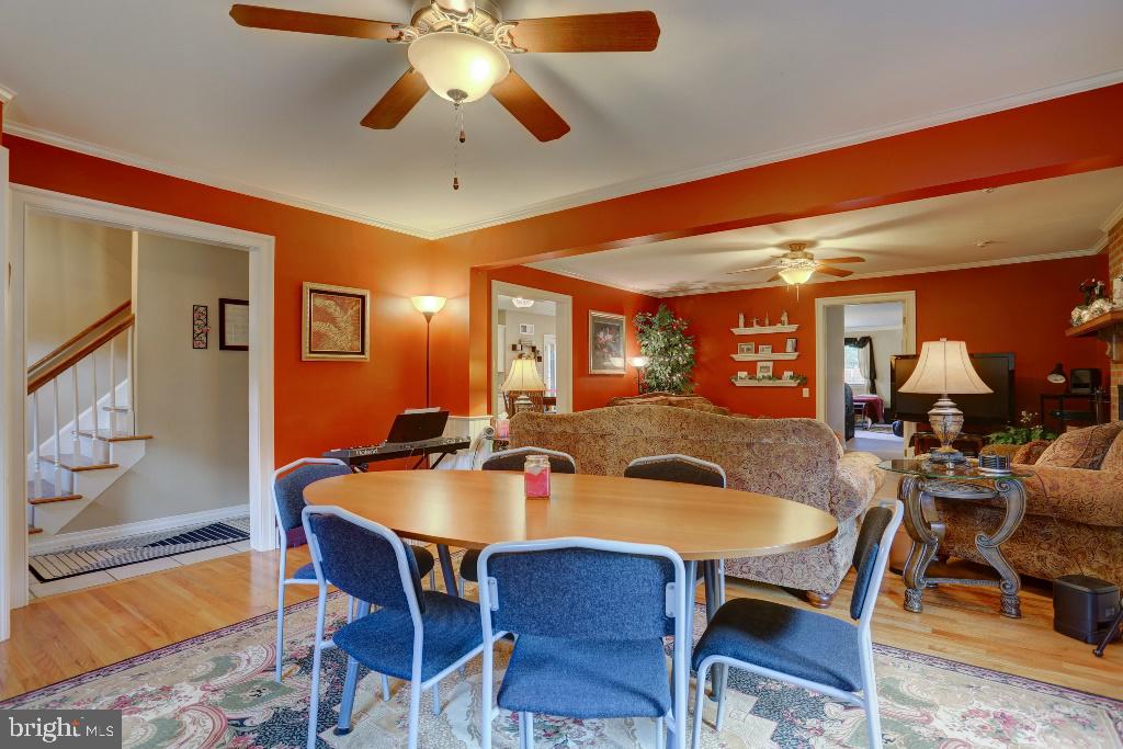 30 Pinewood Avenue Lititz, PA 17543 - Photo 5 of 73 a dining room with furniture and window