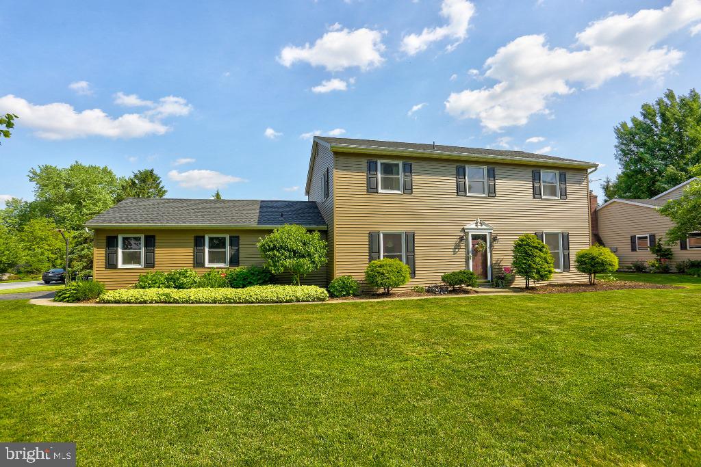 30 Pinewood Avenue Lititz, PA 17543 - Photo 68 of 73 a front view of a house with a garden