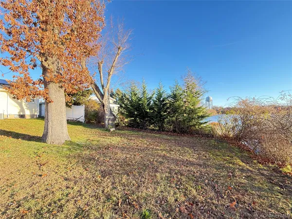 $649,000 | 50 West Lake Drive, Patchogue, NY 11772