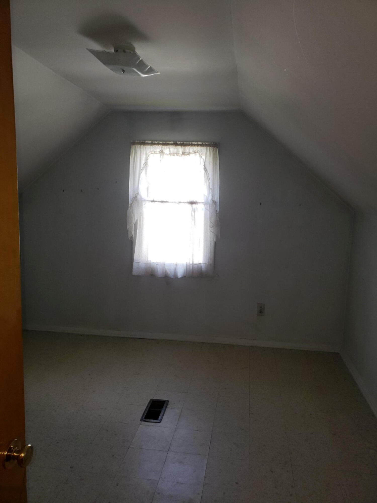 3216 Random Road Kalamazoo, MI 49004 - Photo 7 of 11 20210409_165039