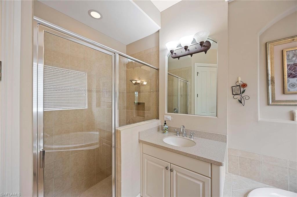 7828 Valencia Court Naples, FL 34113 - Photo 17 of 46