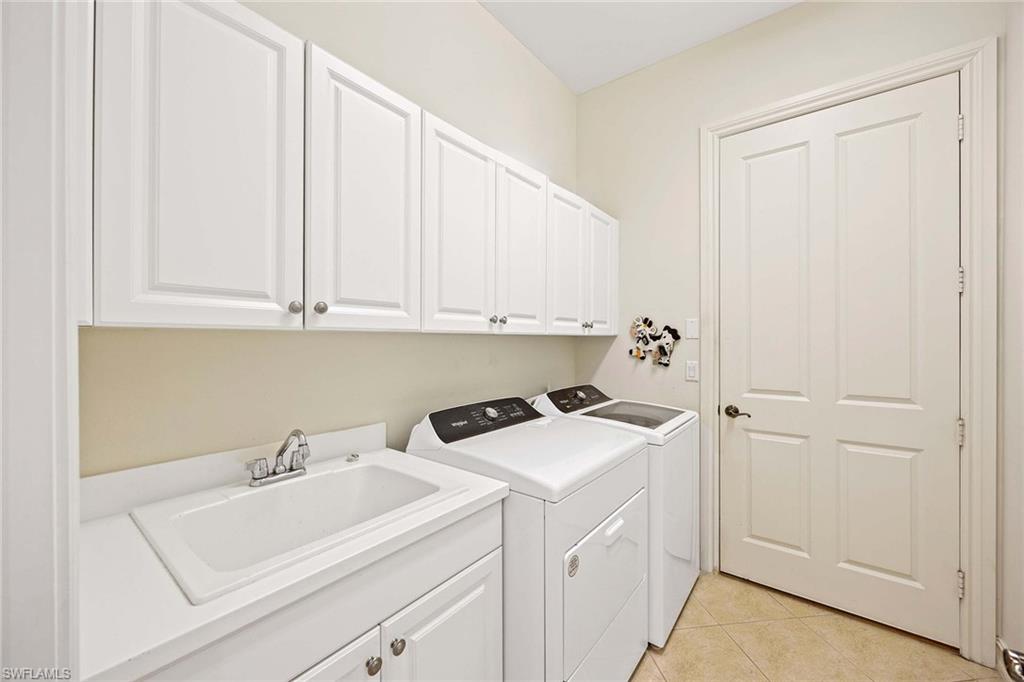 7828 Valencia Court Naples, FL 34113 - Photo 23 of 46