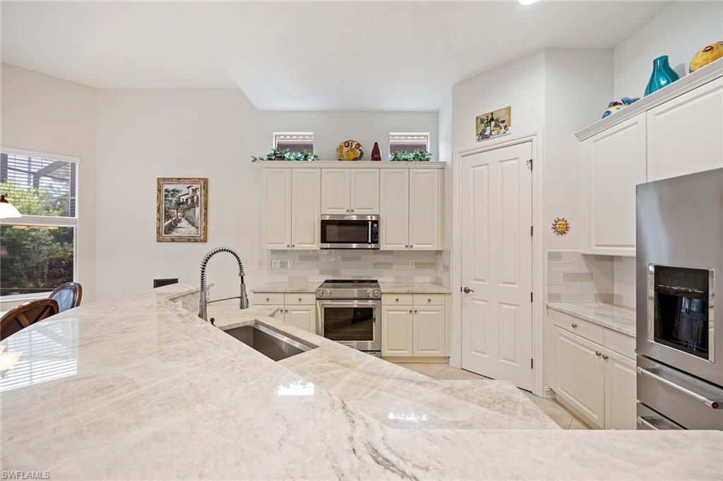 7828 Valencia Court Naples, FL 34113 - Photo 10 of 46