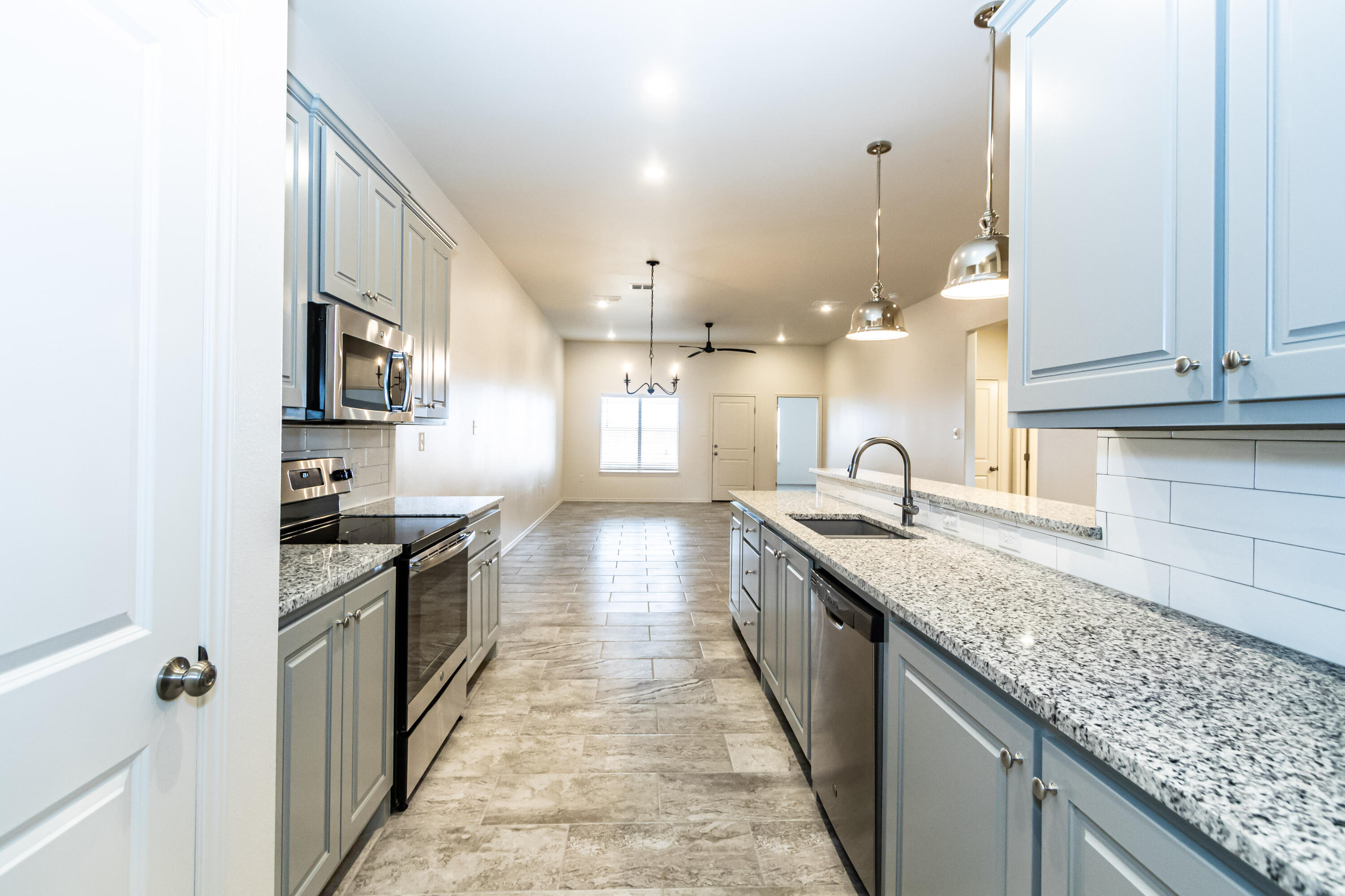 11907 Evanston Avenue Lubbock, TX 79424 - Photo 8 of 27 11907 Evanston-27