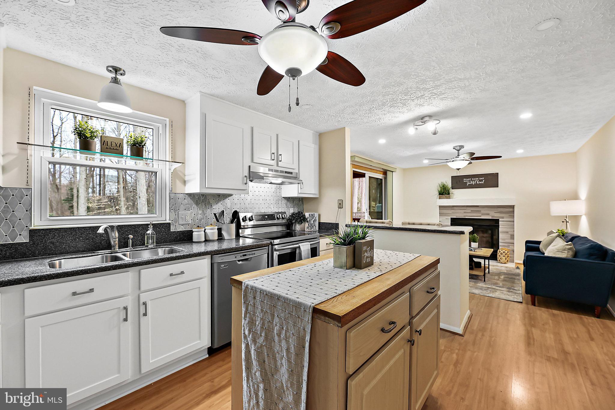 8486 Magic Tree Court Springfield, VA 22153 - Photo 9 of 50 Kitchen