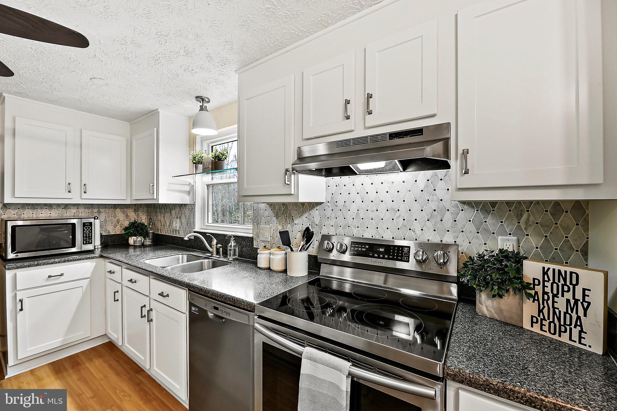 8486 Magic Tree Court Springfield, VA 22153 - Photo 10 of 50 Kitchen
