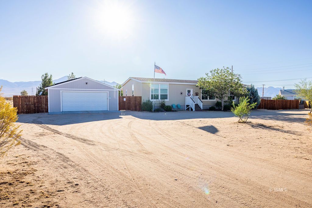 1639 North Planet Street Ridgecrest, CA 93555 - Photo 4 of 45 Gallery Image 4