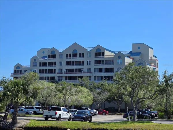 $1,600 | 2333 Feather Sound Drive, Unit C210, Clearwater, FL 33762
