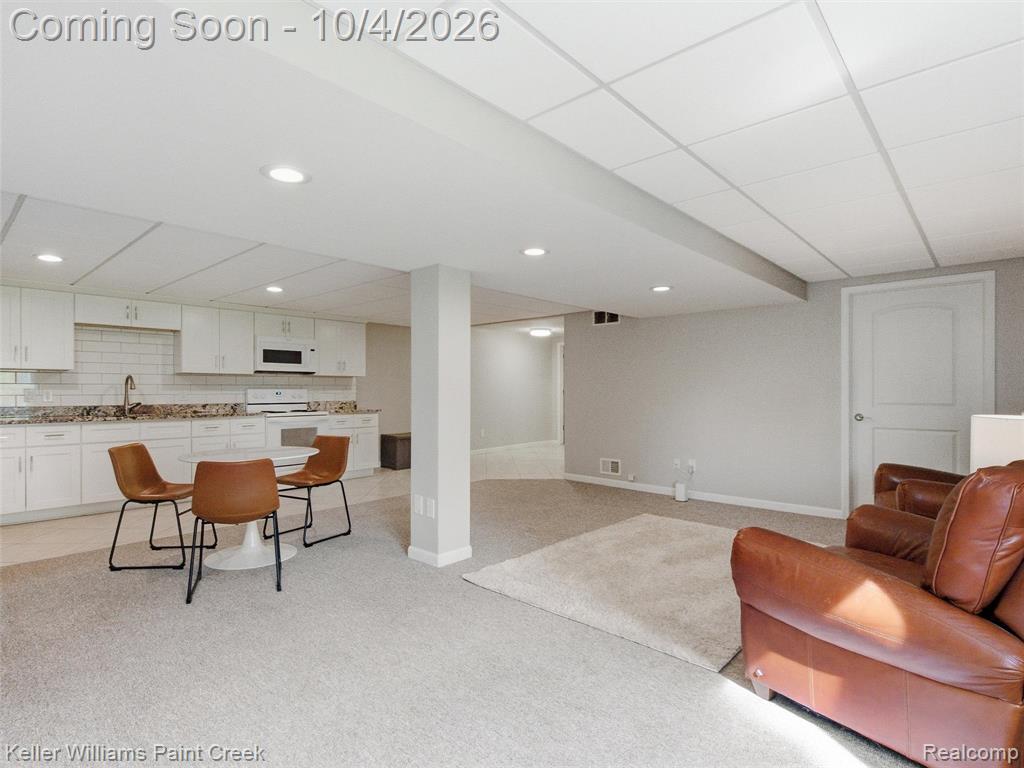 1066 Grandview Drive Rochester Hills, MI 48306 - Photo 34 of 46 Gallery Image 34