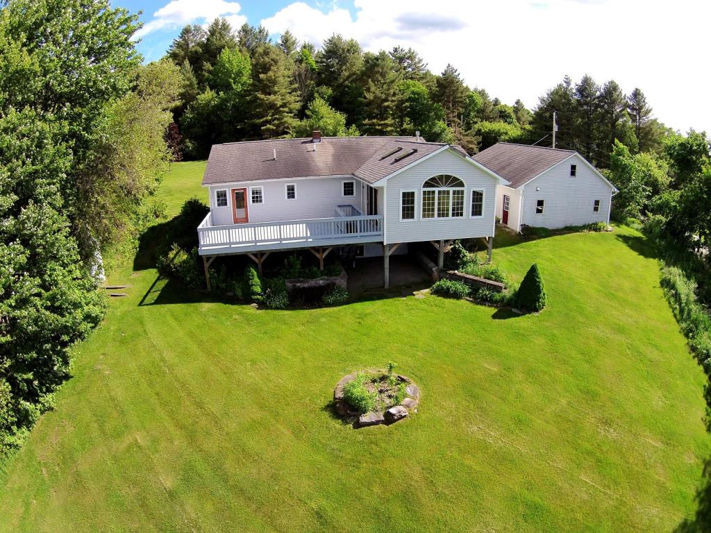 44 Walker Road Berlin, VT 05602 - Photo 1 of 34