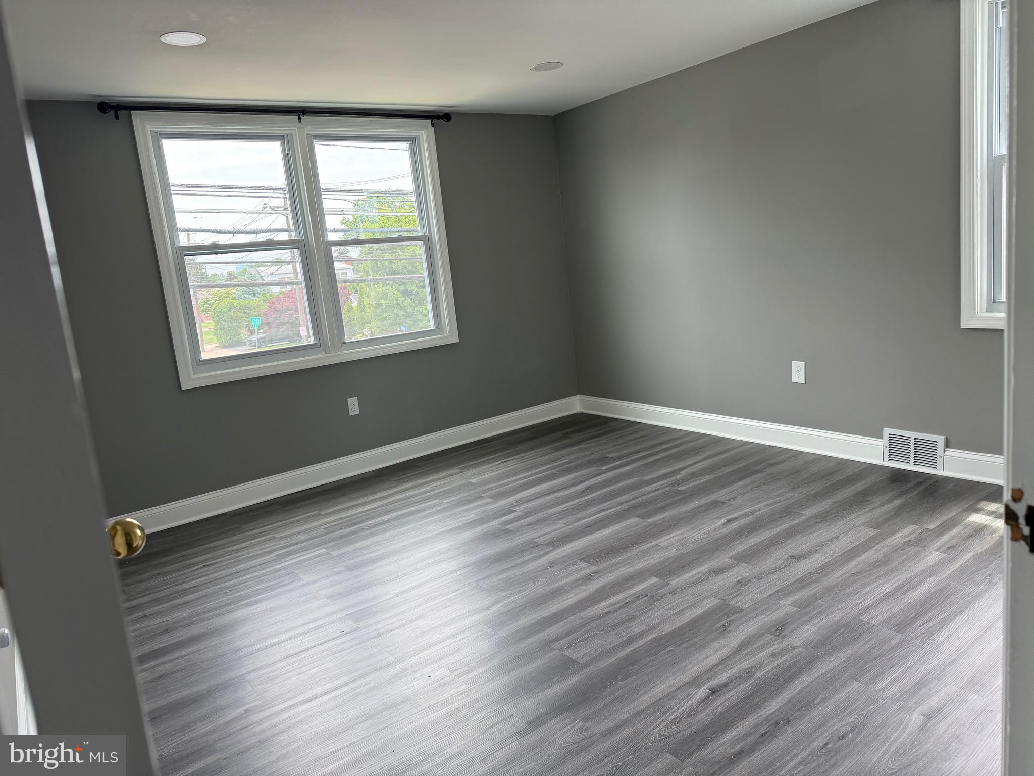 876 Whitehorse Mercerville Road Hamilton, NJ 08610 - Photo 6 of 10