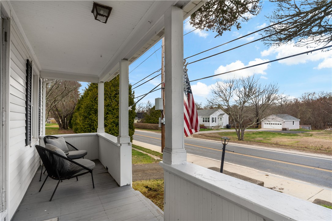 147 Church Street Westerly, RI 02808 - Photo 4 of 24