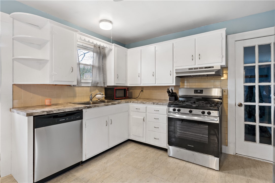 147 Church Street Westerly, RI 02808 - Photo 5 of 24