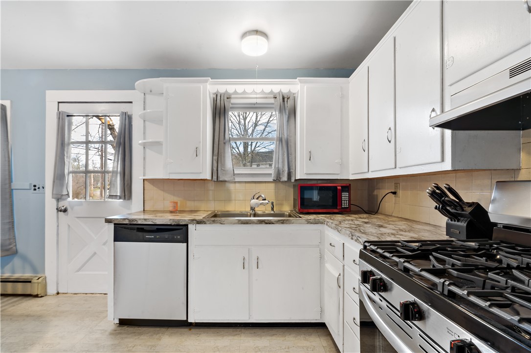 147 Church Street Westerly, RI 02808 - Photo 6 of 24