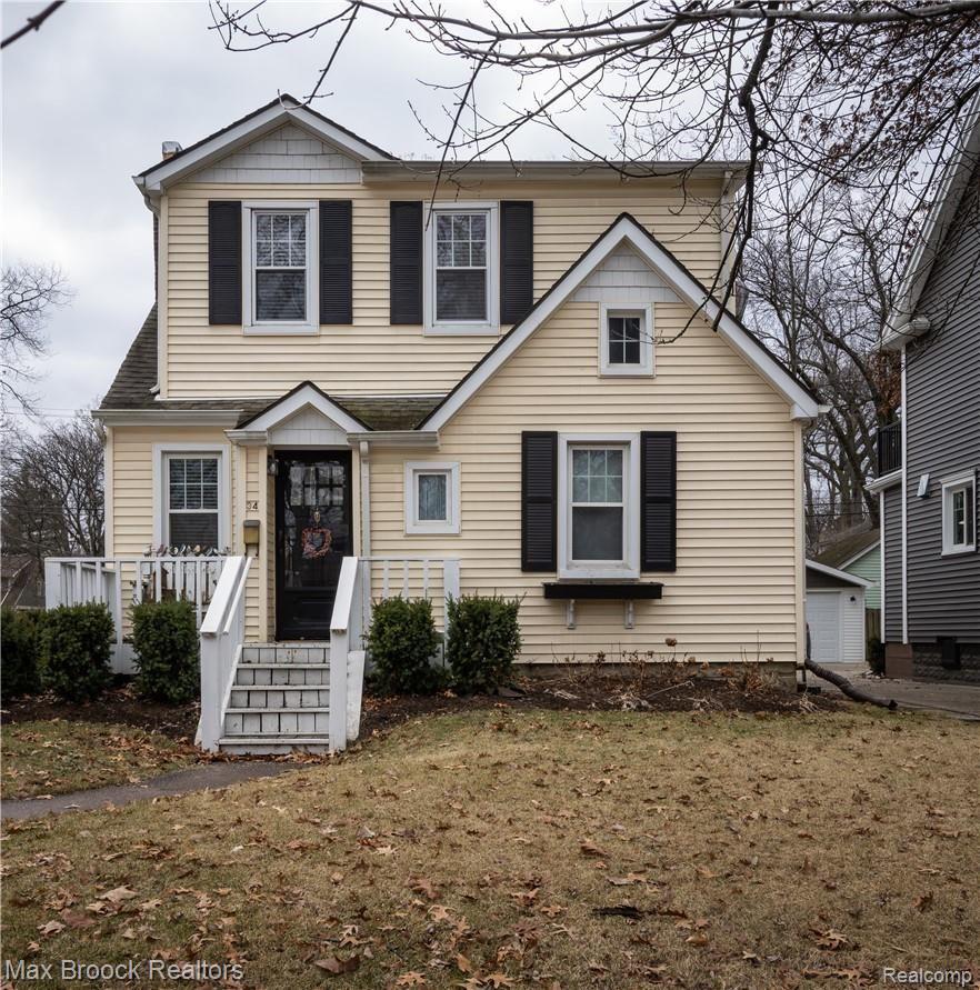 Classic Bungalow Style Home in Historic Pleasant Ridge