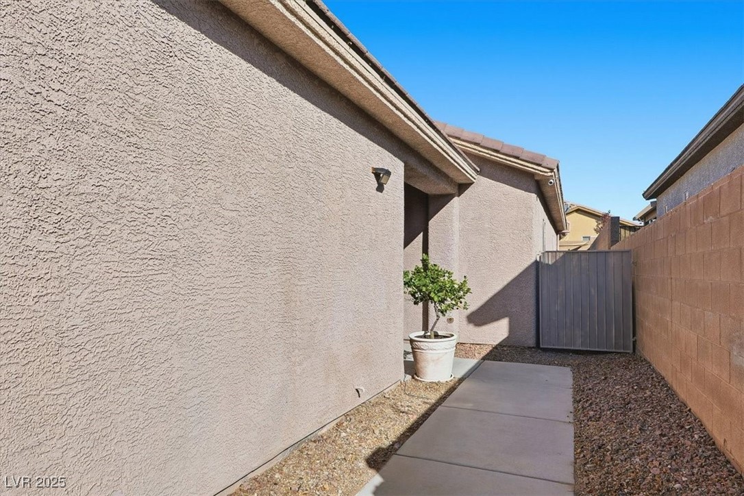 2978 Strathspey Court Henderson, NV 89044 - Photo 5 of 40