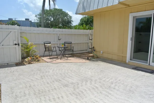 $3,000 | 141 East Riverside Drive, Unit 9B, Jupiter, FL 33469