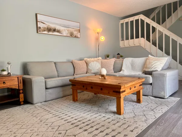 $3,000 | 141 East Riverside Drive, Unit 9B, Jupiter, FL 33469