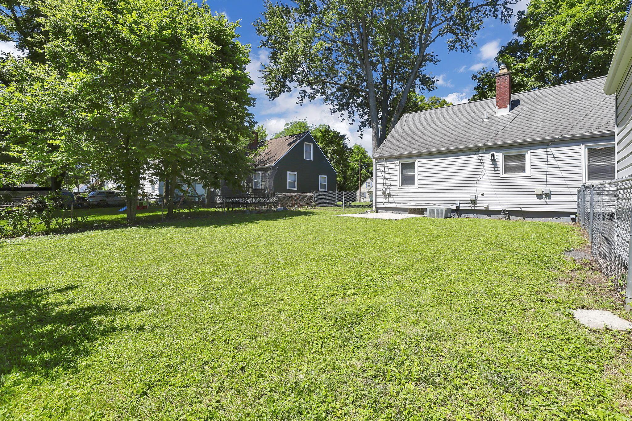 142 North Kellner Road Columbus, OH 43209 - Photo 51 of 62 yard