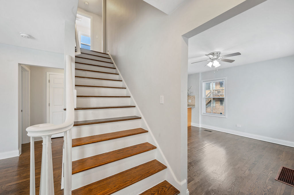 1924 South 13th Avenue Broadview, IL 60155 - Photo 5 of 36