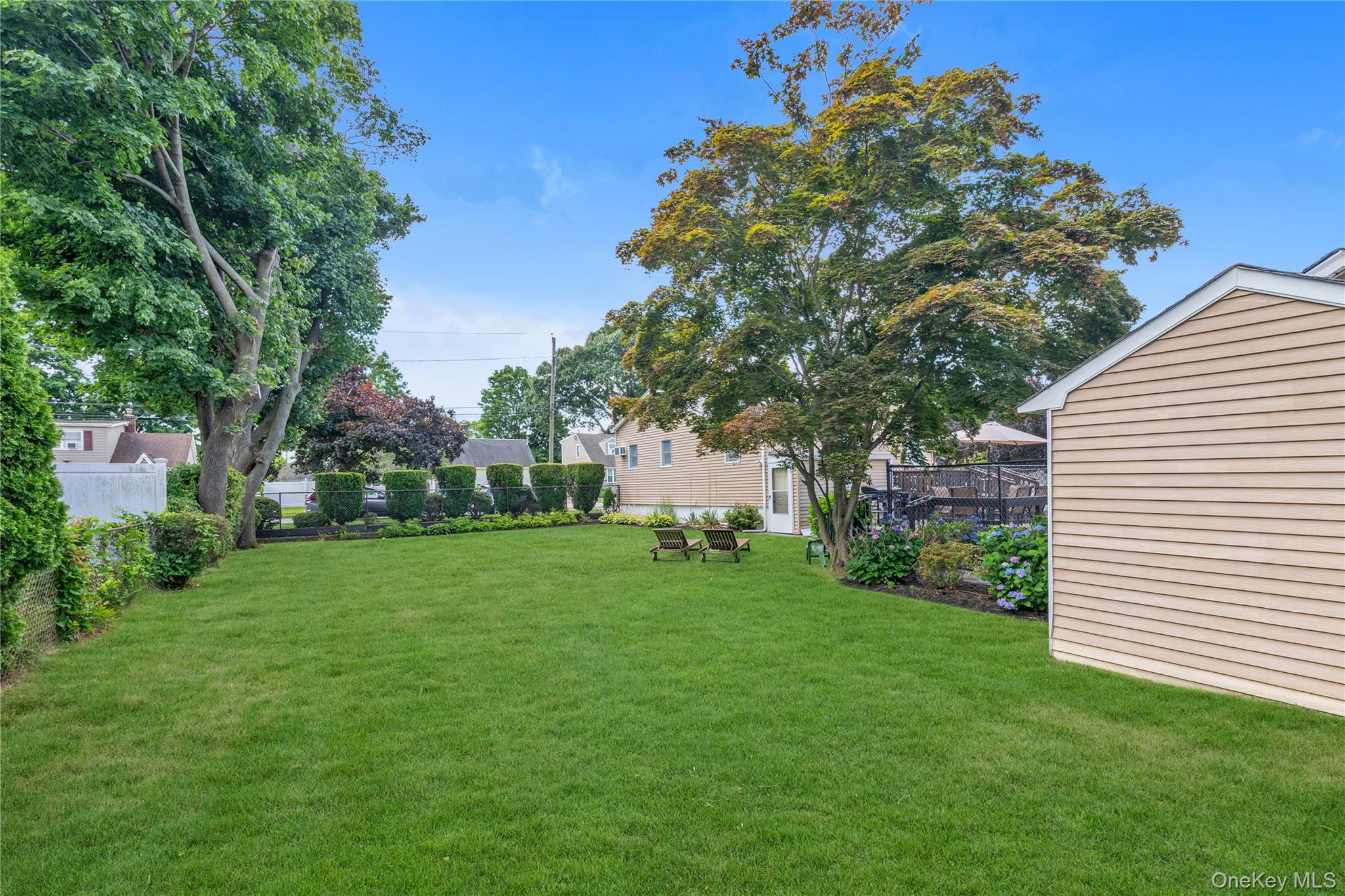 369 Maple Avenue East Meadow, NY 11554 - Photo 15 of 20