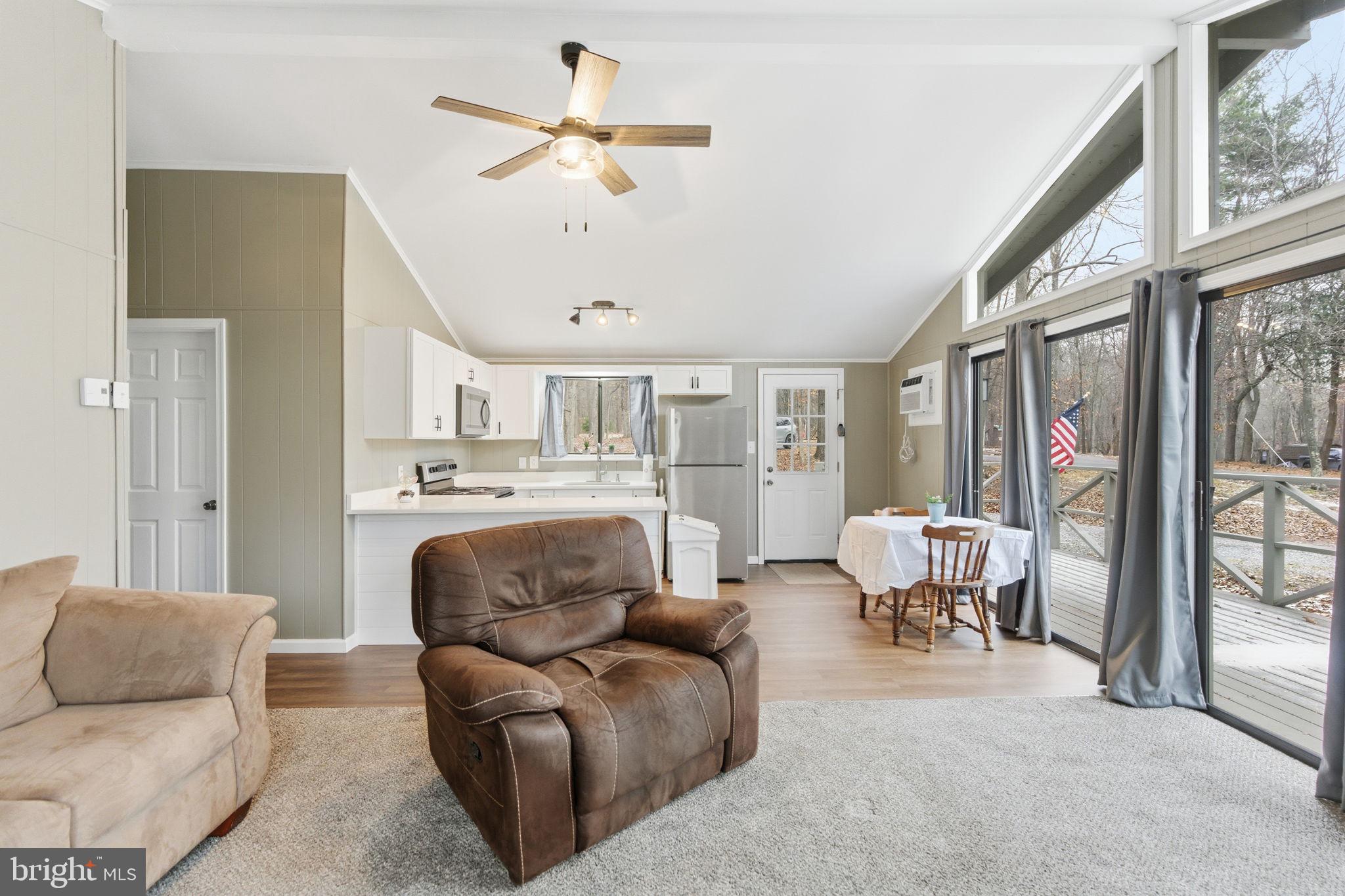 15 Oneida Trail Hedgesville, WV 25427 - Photo 4 of 27