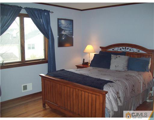 38 Jeffery Road Colonia, NJ 07067 - Photo 7 of 24 Gallery Image 7