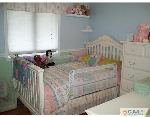 38 Jeffery Road Colonia, NJ 07067 - Photo 10 of 24 Gallery Image 10