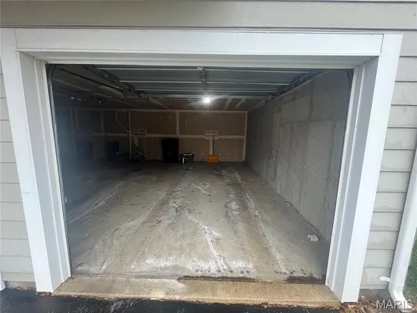 $180,000 | 1344 Highland Oaks Drive, Unit A, Ballwin, MO 63021