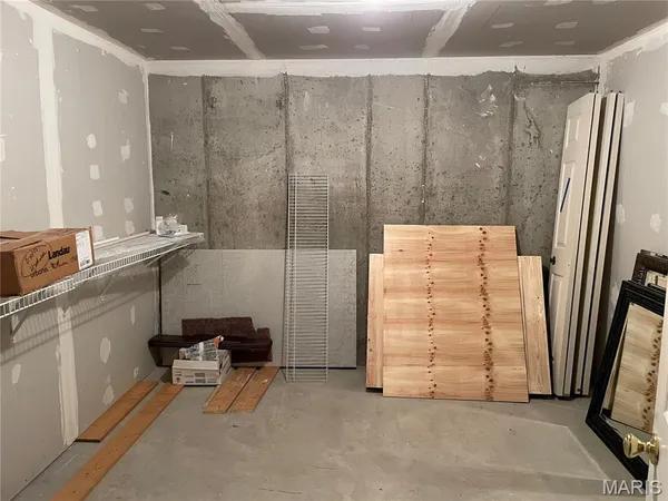 $180,000 | 1344 Highland Oaks Drive, Unit A, Ballwin, MO 63021