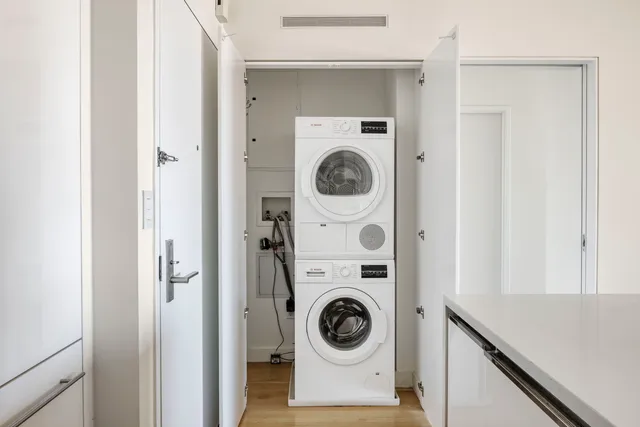 $1,750,000 | 301 West 53rd Street, Unit 13E | Hell's Kitchen