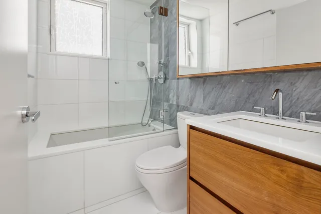 $1,750,000 | 301 West 53rd Street, Unit 13E | Hell's Kitchen