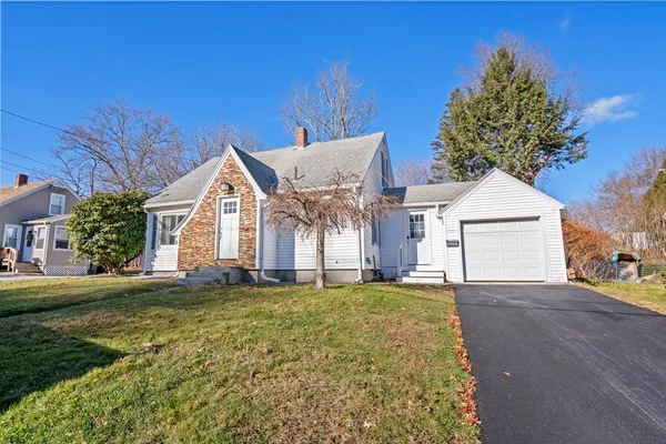 $409,900 | 7 Lakeside Drive, Dudley, MA 01571
