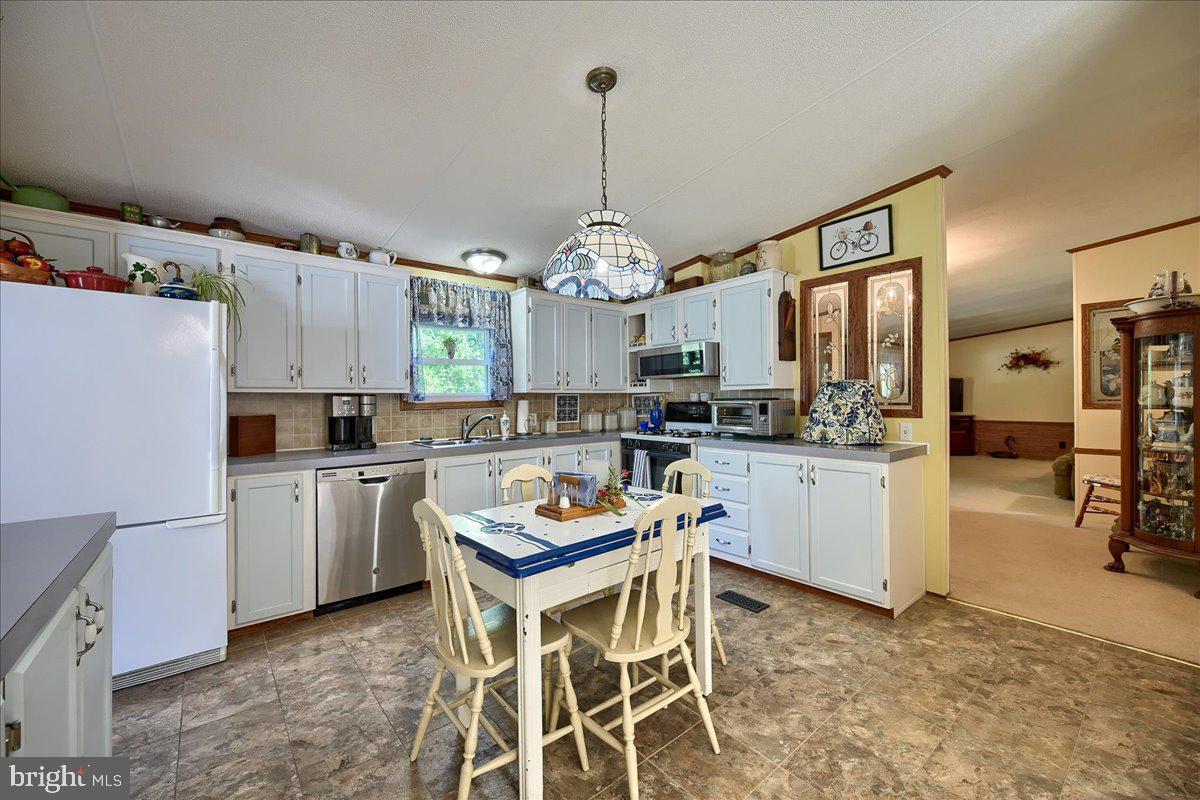 3340 Colonial Road Dover, PA 17315 - Photo 11 of 34 Gallery Image 11