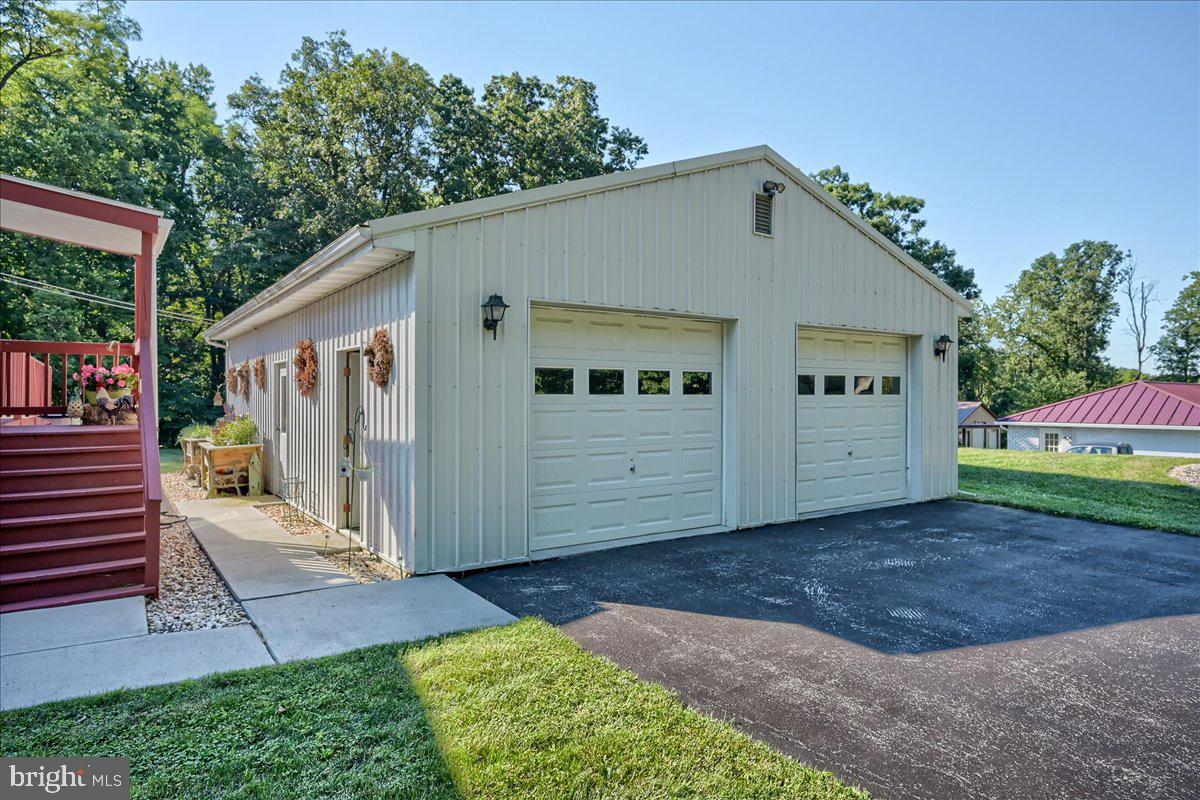 3340 Colonial Road Dover, PA 17315 - Photo 30 of 34 Gallery Image 30