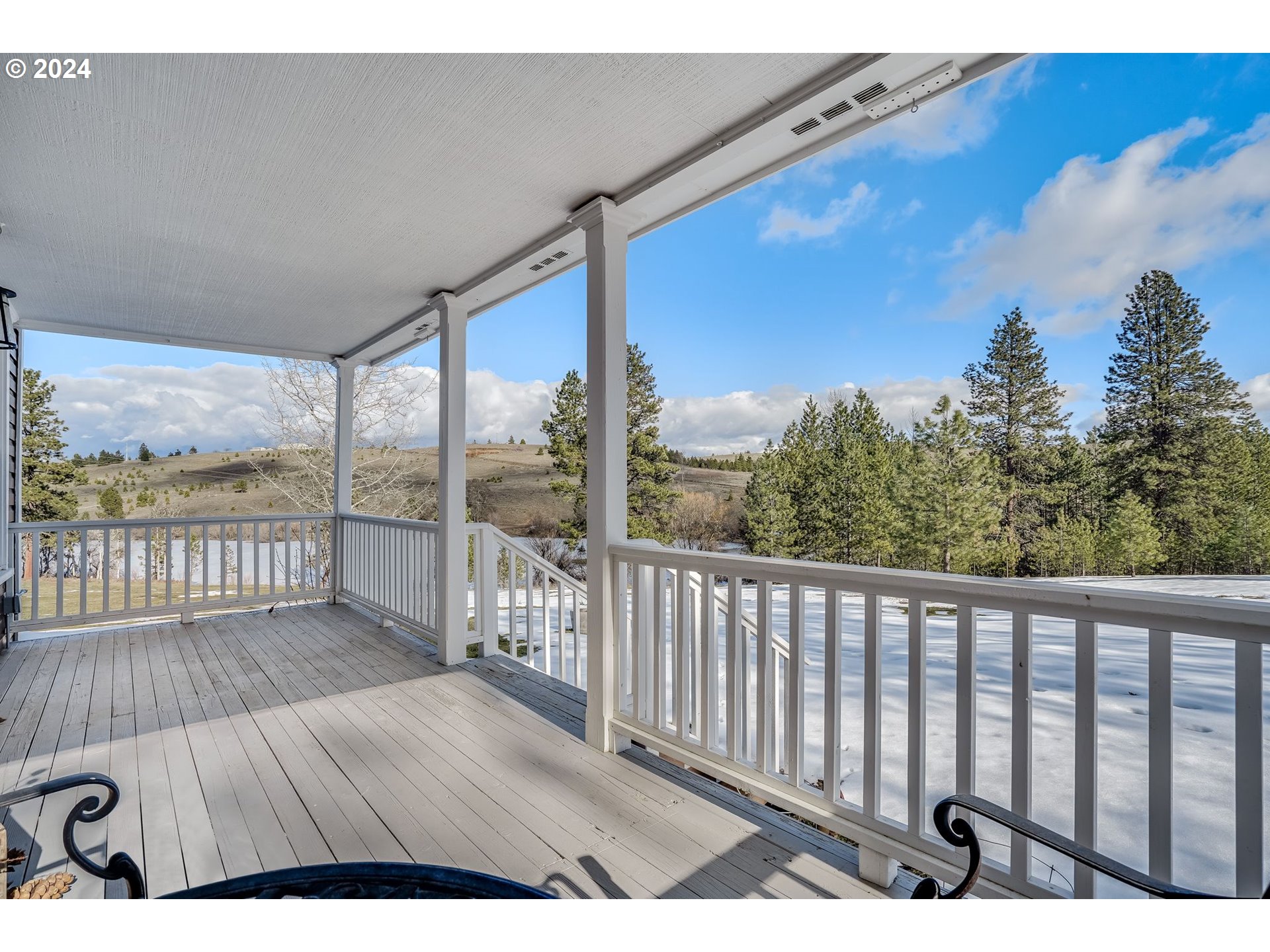 219 Hartland Road Lyle, WA 98635 - Photo 4 of 48 Gallery Image 4