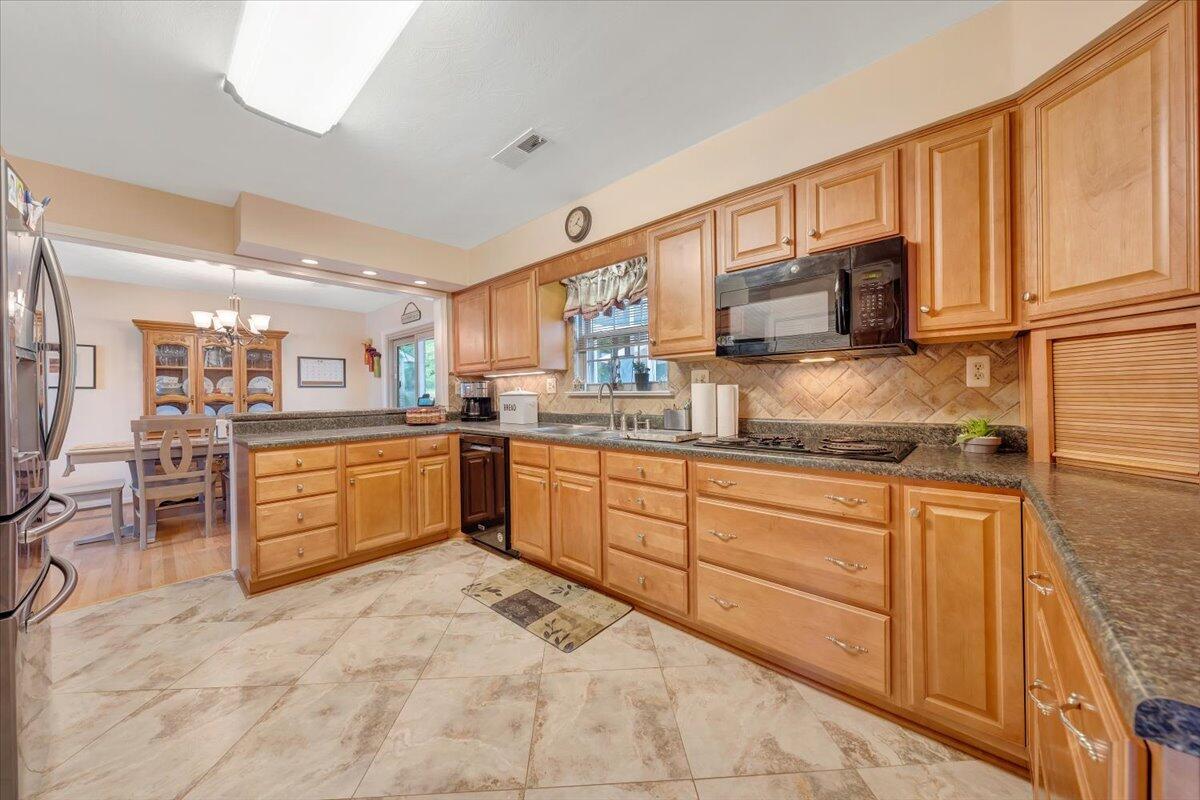 6420 Ridgeview Drive Roanoke, VA 24019 - Photo 13 of 38 15-MIB09482