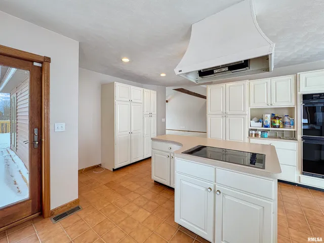 $499,900 | 15972 North Ridge Road, Lewistown, IL 61542