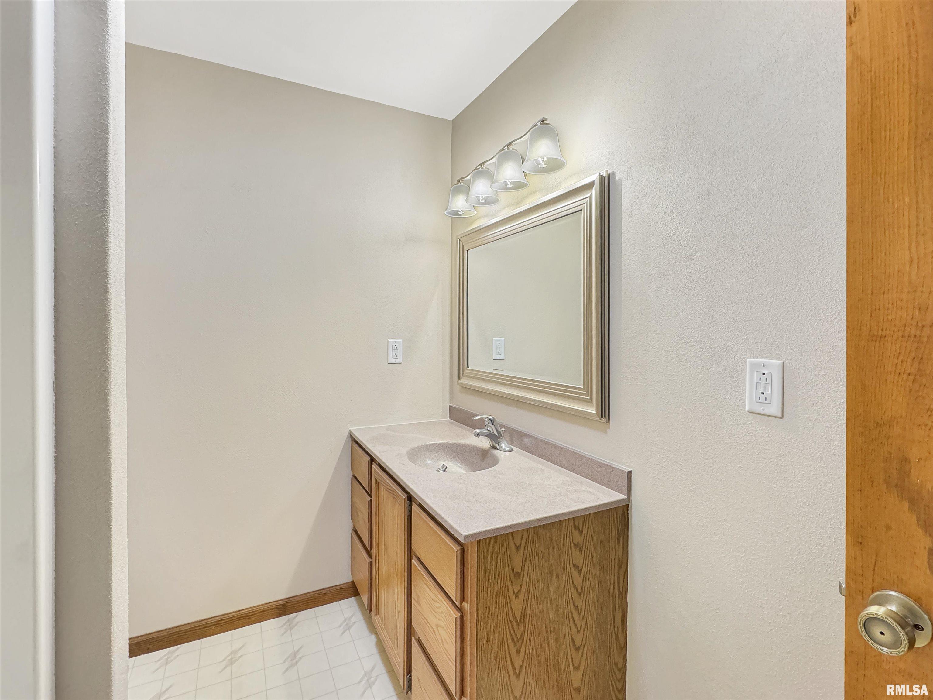 15972 North Ridge Road Lewistown, IL 61542 - Photo 31 of 78