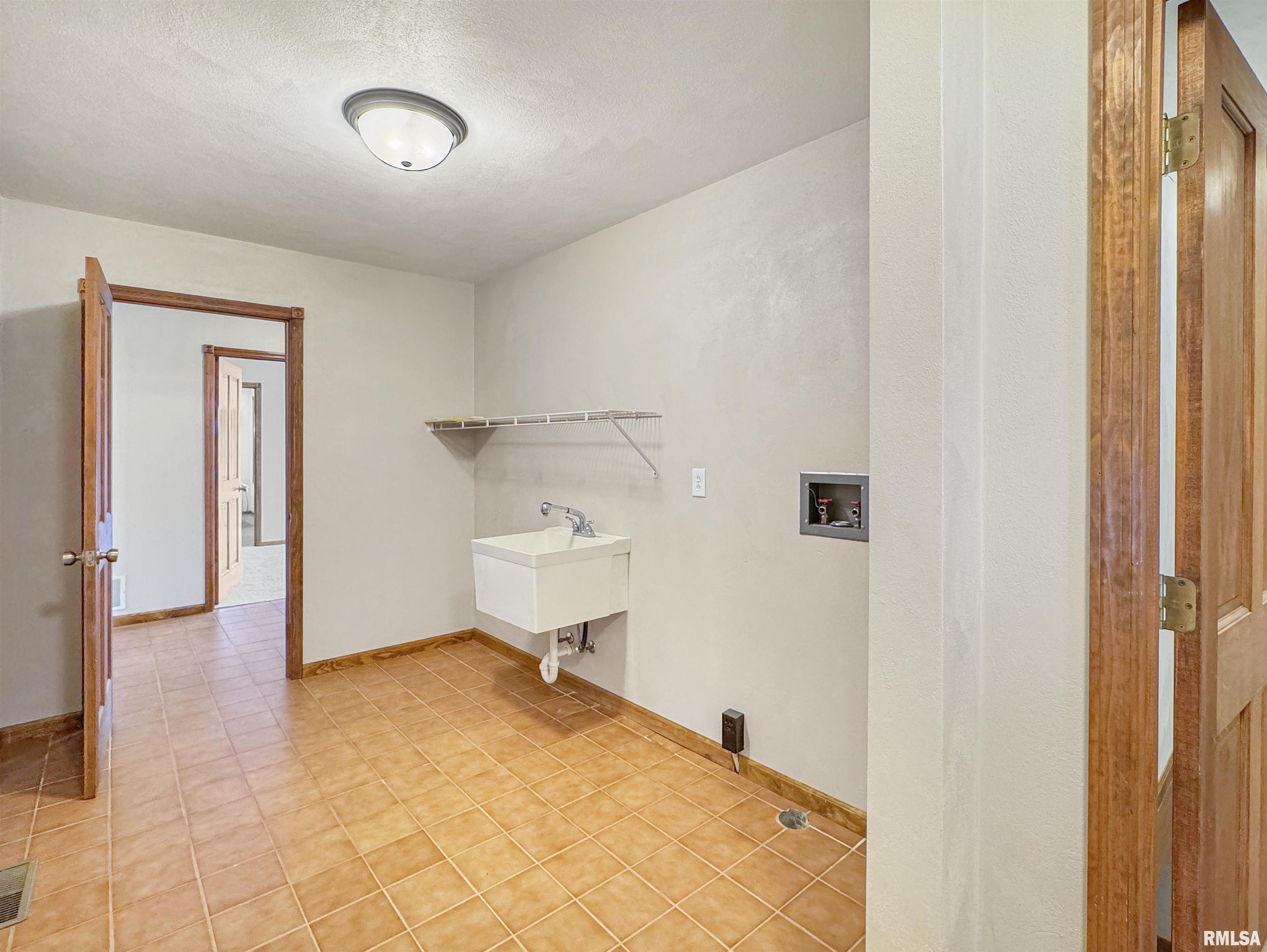 15972 North Ridge Road Lewistown, IL 61542 - Photo 56 of 78