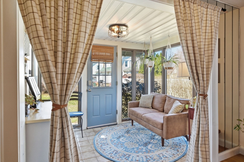 246 Dwight Road Springfield, MA 01108 - Photo 13 of 40