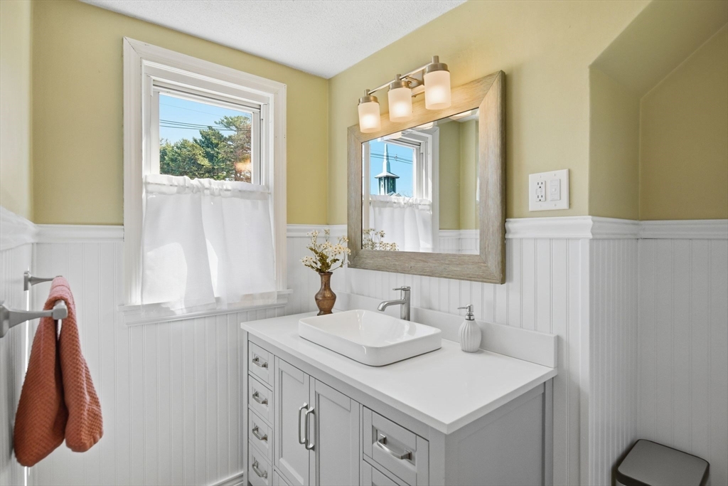 246 Dwight Road Springfield, MA 01108 - Photo 24 of 40